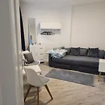In With Balcony Apartman Krefeld