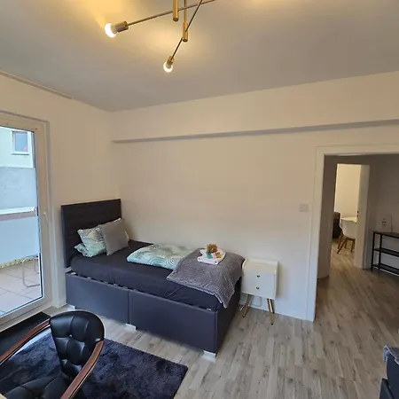 In With Balcony Apartman *