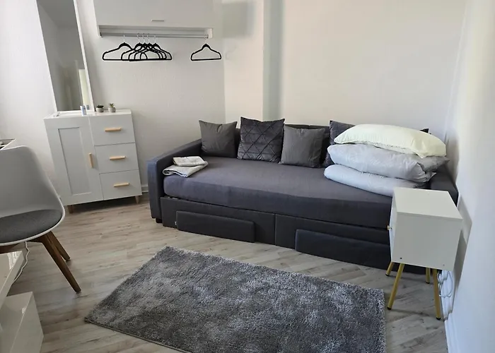 In With Balcony Apartment *