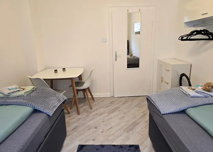 Apartment In With Balcony Krefeld